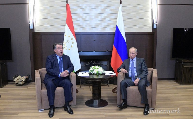 В Сочи проходит встреча президентов Таджикистана и России