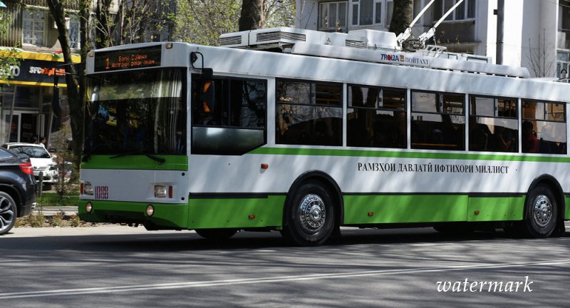Рустам Эмомали внес коррективы в цены за проезд в городском общественном транспорте