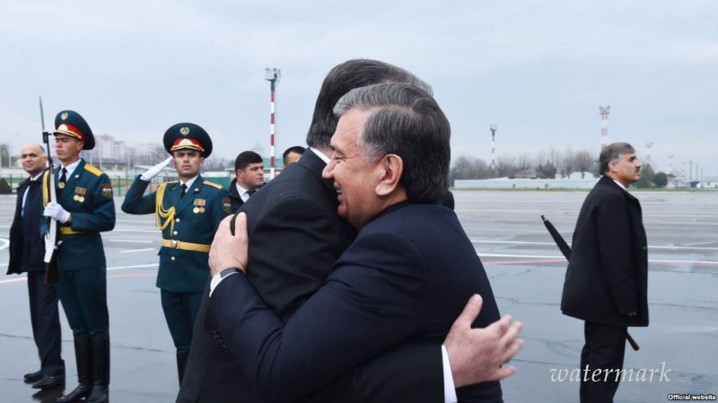 Шавкат Мирзияев с визитом прибыл в Таджикистан