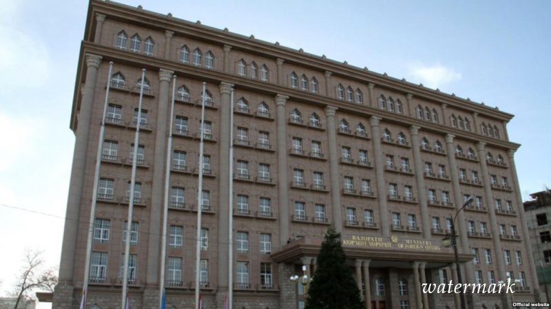 МИД: Душанбе выступает за решение авиаконфликта без применения санкций