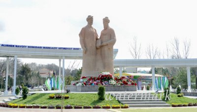 В Душанбе установят памятники Абдурахмону Джоми и Алишеру Навои