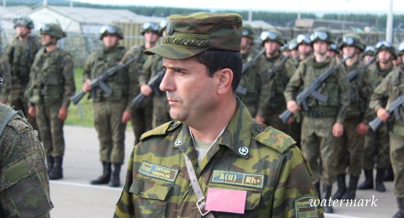 Шойгу наградил таджикского офицера медалью за укрепление боевого содружества