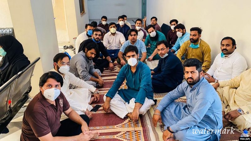 Пакистанские врачи протестуют против отсутствия защитных средств