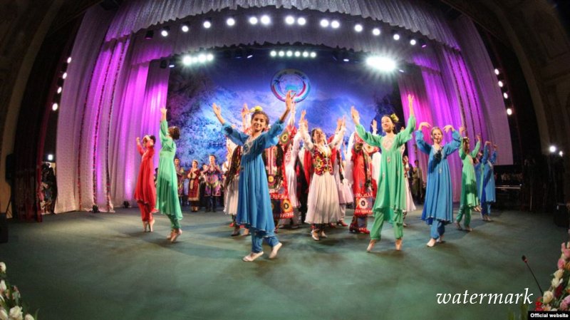 Таджикские певцы и музыканты проводят 