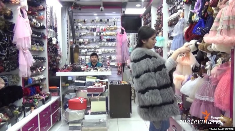 В Таджикистане открываются рынки, ношение масок становится обязательным