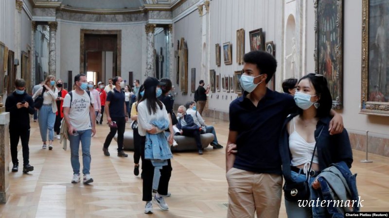 Во Франции будут штрафовать за отсутствие масок в общественных местах