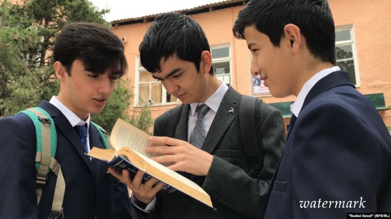В Таджикистане повышается стоимость обучения в некоторых вузах и частных школах