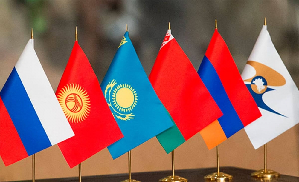 На саммите ЕАЭС рассмотрят присвоение Узбекистану статуса наблюдателя