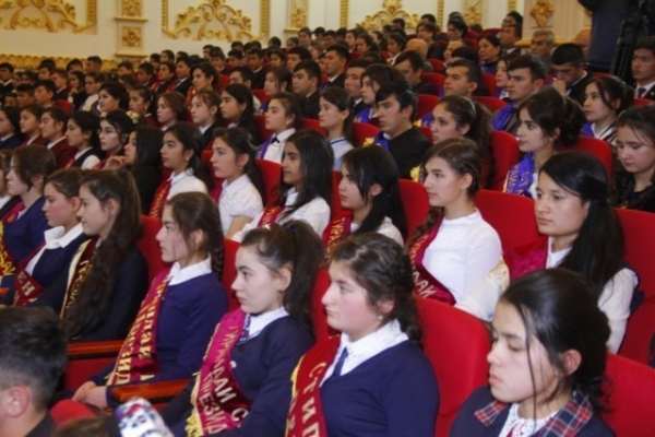Число таджикских аспирантов, получающих президентскую стипендию, увеличится до 50 человек