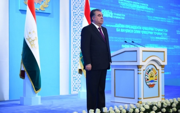 Эмомали Рахмон в этом году не будет выступать с посланием к парламенту Таджикистана