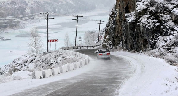 КЧС: Из-за потепления на дорогах ГБАО и Душанбе-Худжанд возможны сходы лавин