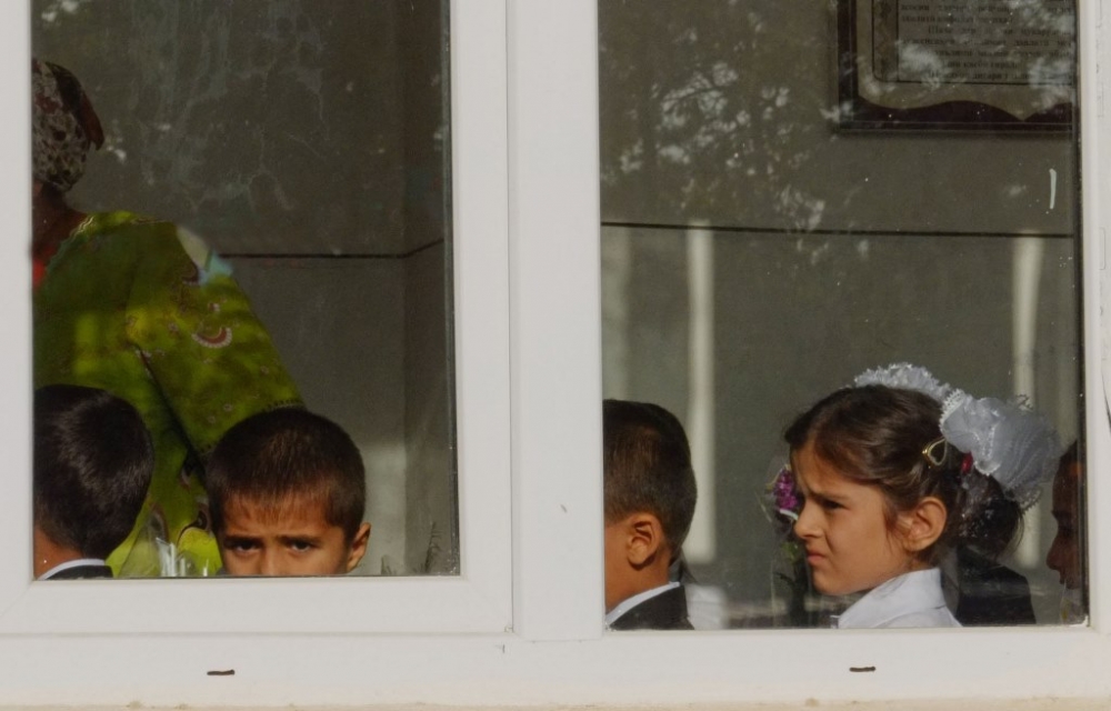 Минобразования Таджикистана: Школьники будут учиться до 14 июня, пока ничего не изменено