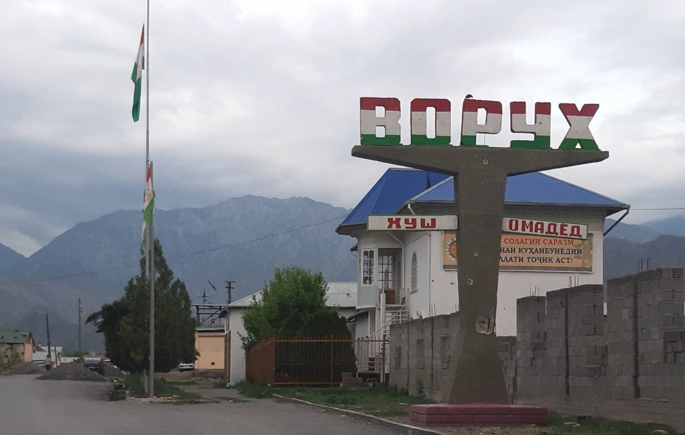 Таджикистан и Кыргызстан обменялись заложниками