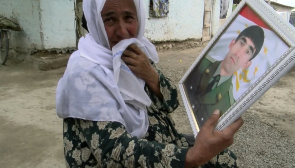 «Хасан не дожил до свадьбы сестры меньше месяца». В Фархоре скорбят по погибшему на границе с Кыргызстаном пограничнику