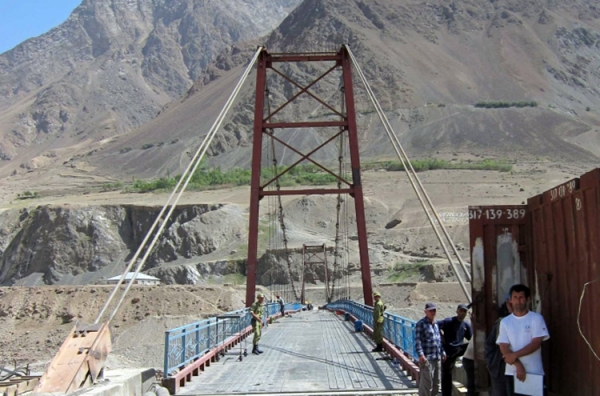В Таджикистане обсудили строительство моста через Пяндж
