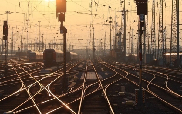 Мигранты из Узбекистана будут строить железные дороги в России