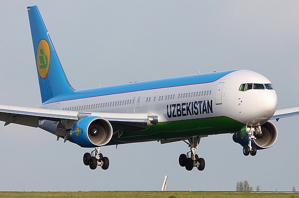 В Узбекистане цены на авиабилеты завышают на 148%