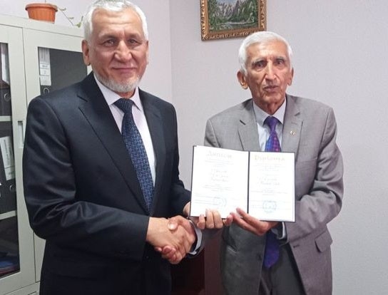 Таджикскому профессору вручили диплом академика Международной инженерной академии