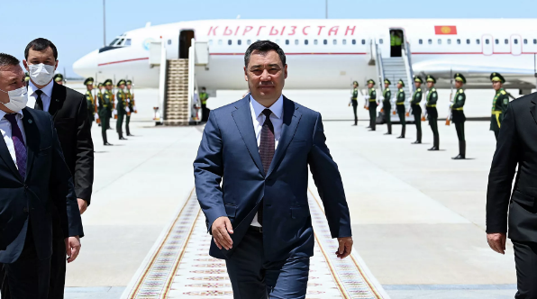 Президент Кыргызстана прибыл в Таджикистан