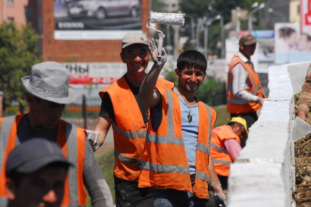 Власти Таджикистана намерены привлекать деньги трудовых мигрантов в экономику республики