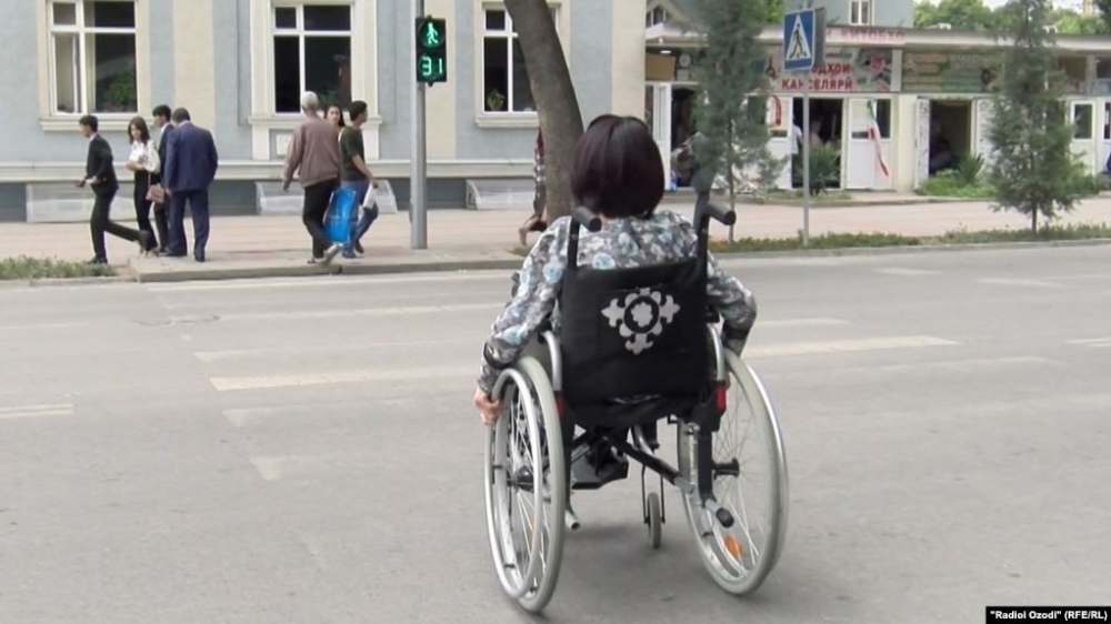 Таджикистан не для инвалидов. Здесь им нельзя пользоваться даже автобусами