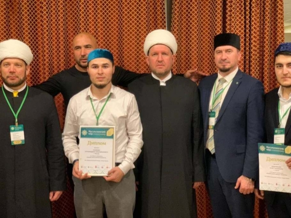 Таджикский студент занял 1 место на Межрегиональном конкурсе чтецов Корана в Перми