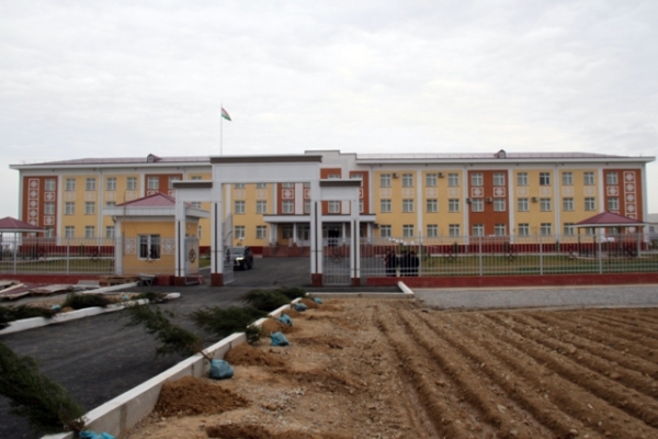 В Самарканде сегодня сдадут в эксплуатацию школу, которую построил Таджикистан