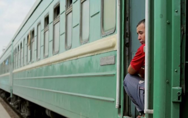 Мигрантов предлагают завозить в Россию чартерными поездами