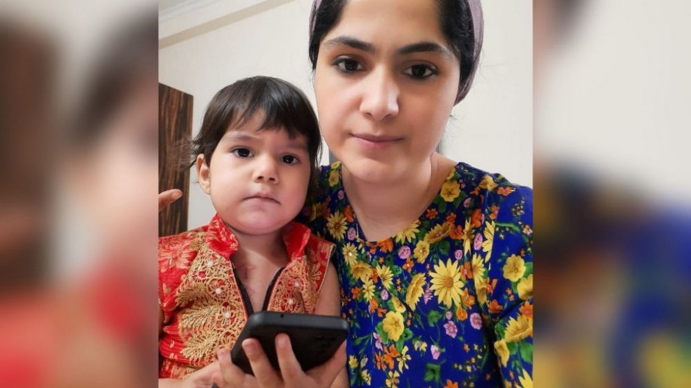 «Помогите вернуться домой»: после операции дочери гражданка Таджикистана не может вернуться из Индии домой