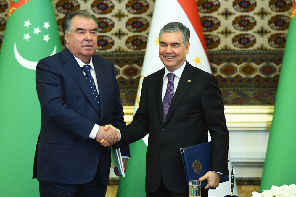 В ходе государственного визита Эмомали Рахмона в Туркменистан подписано 19 документов