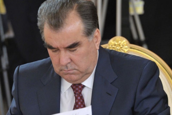 Эмомали Рахмон распорядился повысить зарплаты таджикских ученых