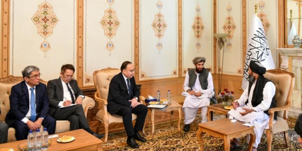 Казахстан отправил в Афганистан муку и правительственную делегацию