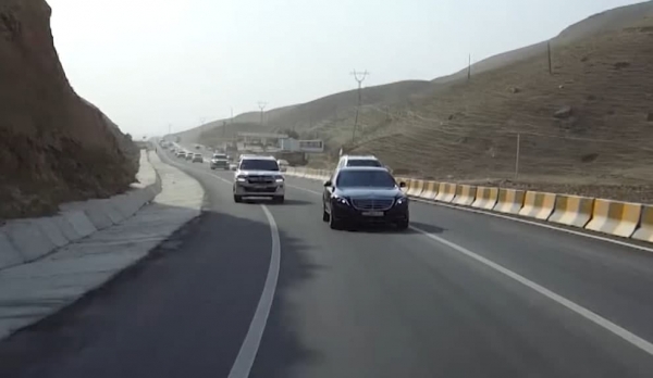 Президент Таджикистана устроил тест-драйв дороге Душанбе-Бохтар после ее обновления