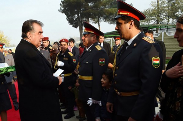 Эмомали Рахмон вспомнил все подвиги таджикских милиционеров