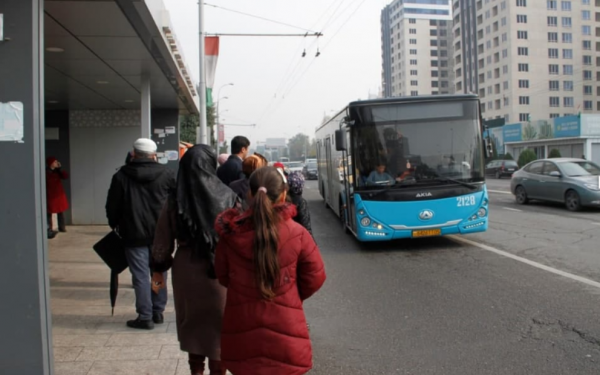«Зарплату поднимите!». Таджикистанцы возмущены новыми тарифами на проезд в транспорте