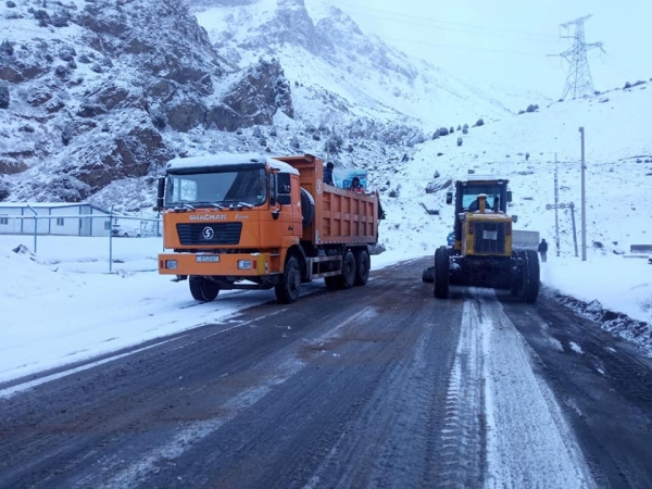 Дорога Душанбе-Чанак расчищается от снега. Проезд свободен