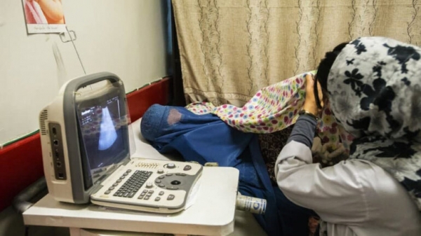 Талибы не разрешили женщинам ходить к врачам без сопровождения мужчин