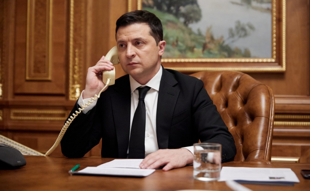 Зеленский дал уехавшим миллиардерам и депутатам 24 часа для возвращения на Украину