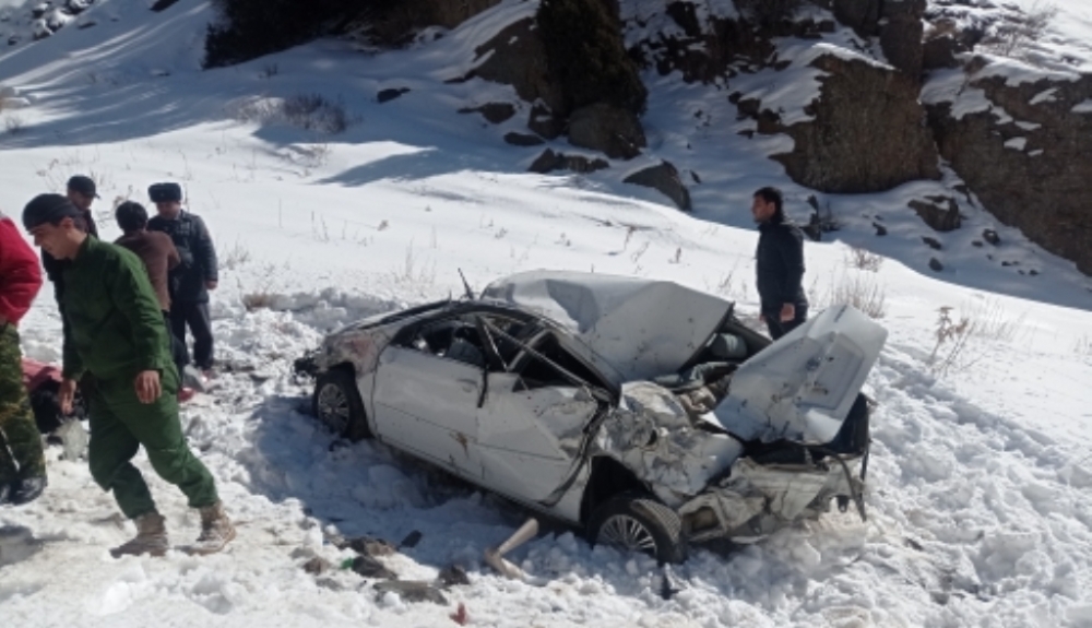 Стали известны подробности ДТП на трассе Душанбе-Худжанд: за рулем перевернувшегося авто находилась женщина