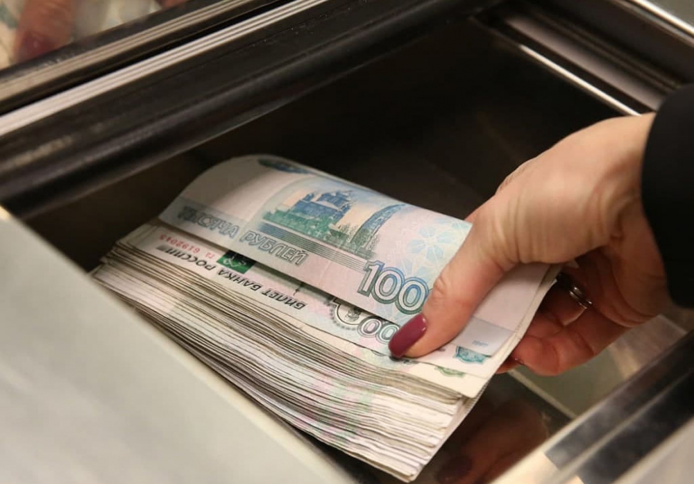Рубль в Таджикистане за сутки обесценился на 3,4%