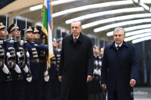 Реджеп Тайип Эрдоган и первая леди Турции Эмине Эрдоган прибыли в Узбекистан