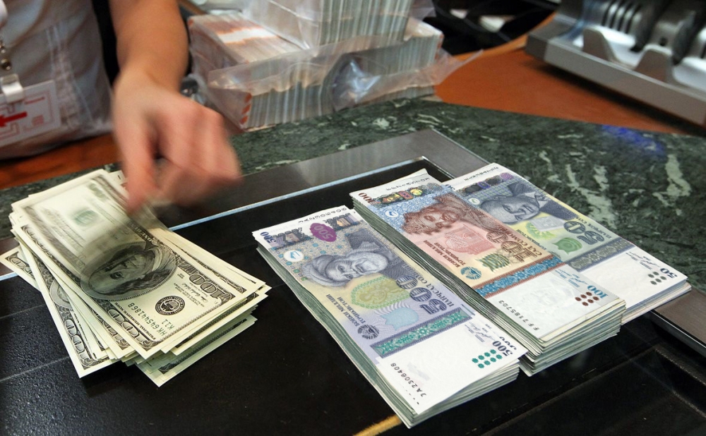 В Таджикистане резко подорожал доллар