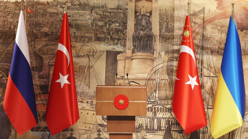 Российская и украинская делегации прибыли на переговоры во дворец Долмабахче в Стамбуле .(ВИДЕО)