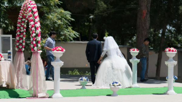 В Таджикистане сняли ограничения на проведение свадеб