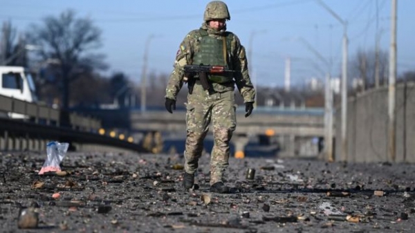 Война в Украине, день 16-й: Киев готовится к обороне, Россия бомбит уже и запад страны