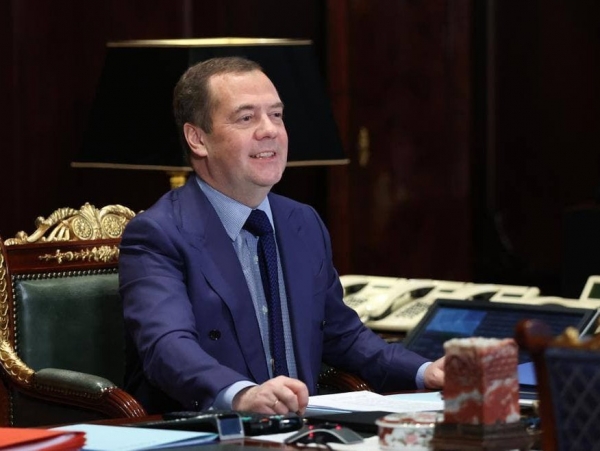 Медведев отреагировал на отказ России обсуждать мирный договор с Японией