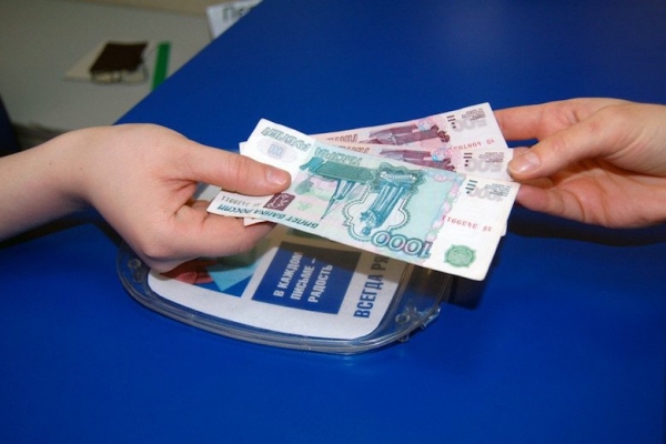 Около 95% денежных переводов из России в Таджикистан поступили в рублях