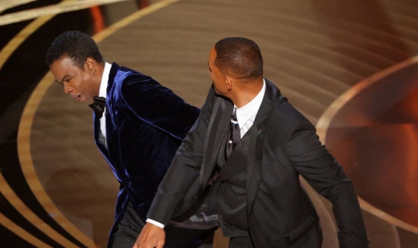 Уилл Смит ударил Криса Рока во время вручения премии «Оскар».(ВИДЕО)