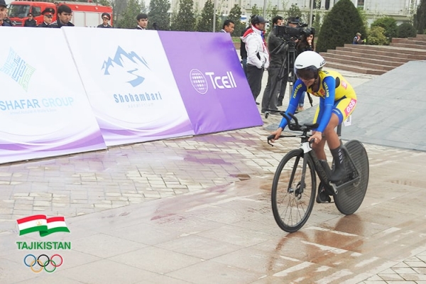 В Душанбе продолжается чемпионат Азии по велоспорту