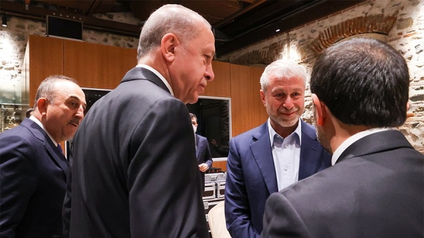 Стало известно о разговоре Абрамовича с Эрдоганом перед переговорами